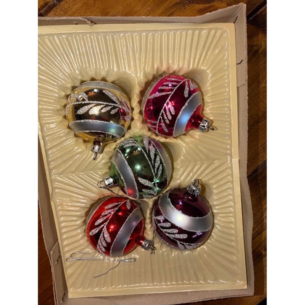 Vintage American Craftsmen Glass Christmas Tree Ornaments Hand Decorated 5 Pack - Picture 2 of 3